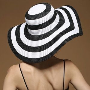BLACK AND WHITE BEACH HAT